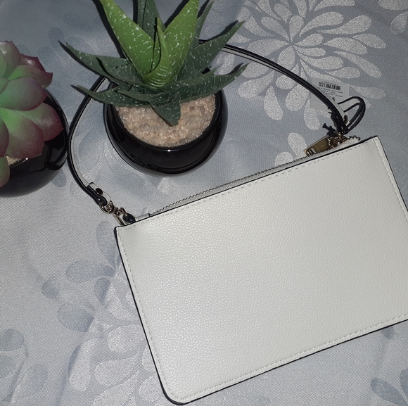 Indigo Wristlet - Picture 3 of 7